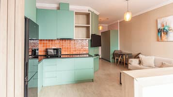 Superior Room | Minibar, desk, laptop workspace, iron/ironing board