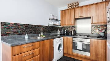 Standard-Apartment | Eigene Küche | Mikrowelle, Ofen, Geschirrspüler, Toaster