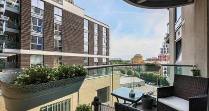 Modern Apartment w/ Balcony by MSS