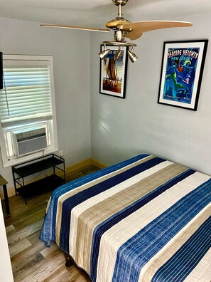 1 bedroom, iron/ironing board, free WiFi, bed sheets - 1 block from Boardwalk! Parking & Beach Passes. Comfy Queen bed & sleeper sofa. (Seaside Heights)