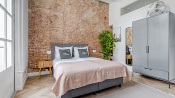 Queen Room with Balcony | Free WiFi, bed sheets