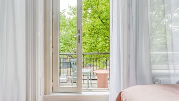 Queen Room with Balcony | Gratis wi-fi och sängkläder