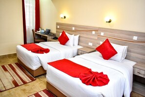 Ropa de cama de alta calidad, colchones con efecto memoria y escritorio 