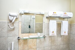 Ducha, cabezal de ducha con hidromasaje, artículos de tocador gratuitos