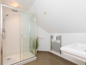 Casa de campo | Banheiro | Chuveiro, secador de cabelo