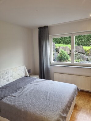 1 bedroom, travel crib, free WiFi, bed sheets