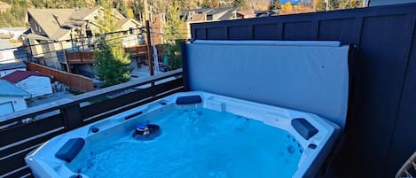 Bain à remous extérieur