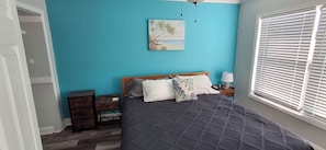 3 bedrooms, desk, iron/ironing board, free WiFi