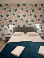 Standard Double Room | Free WiFi, bed sheets