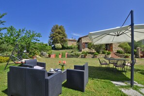 Casa estándar, varias habitaciones, 2 baños, junto a la montaña (Da Maria) | Restaurante al aire libre