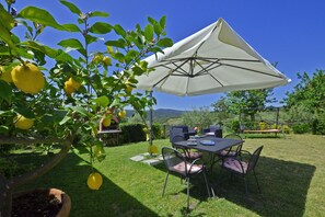 Casa estándar, varias habitaciones, 2 baños, junto a la montaña (Da Maria) | Restaurante al aire libre