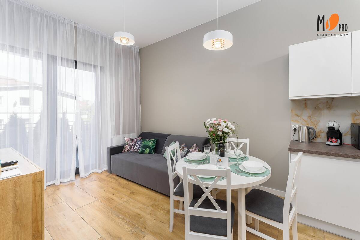 Premium-Apartment, 1 Doppelbett und Schlafsofa, Terrasse, Gartenblick | 1 Schlafzimmer, Bettwäsche aus ägyptischer Baumwolle