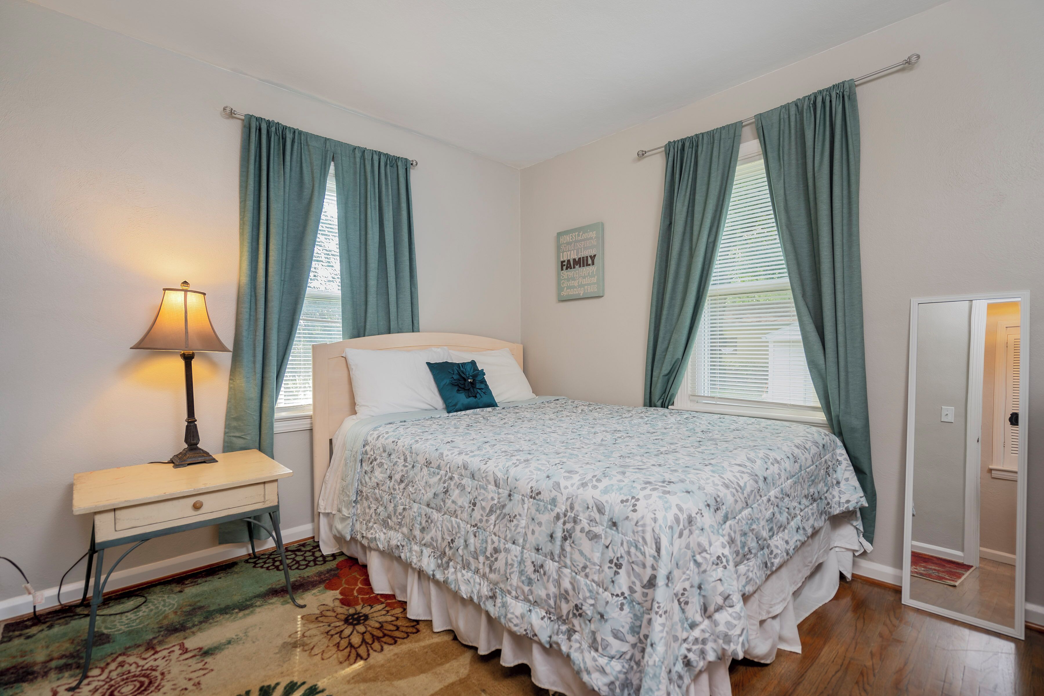 2 chambres, bureau, fer et planche à repasser, Wi-Fi gratuit