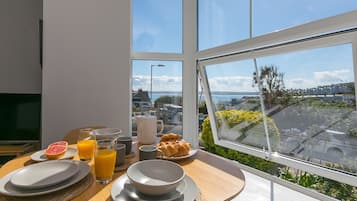 Fridge, dishwasher, electric kettle, toaster