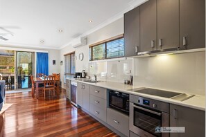 Fridge, oven, dishwasher, coffee/tea maker - Broadwater Waves family home, short walk to beach (Cape Woolamai)