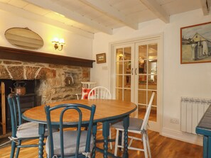 Cottage | Interior