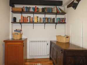 Cottage | Interior