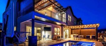 65-66| Sleeps 38 * Pvte Pool *Hot Tubs* Fire Pit