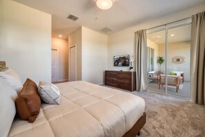 3 habitaciones, tabla de planchar con plancha, wifi y ropa de cama 