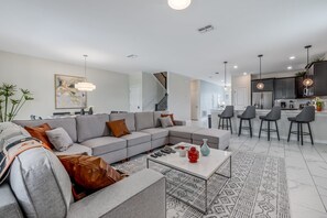 Smart TV, ping pong - Last Minute Disney! Private Pool, Game Room & Themed Bedrooms. Book Now! #41935 (Orlando)