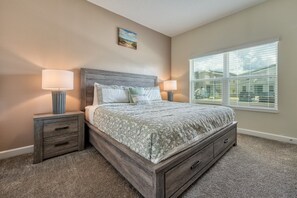 4 bedrooms, iron/ironing board, WiFi, bed sheets - Last Minute Disney Getaway! Townhouse with Private Pool. Book Now! #46733 (Orlando)