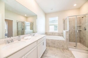 Hårføner og håndklær