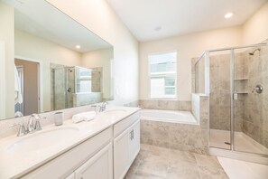 Hårtørrer, håndklæder