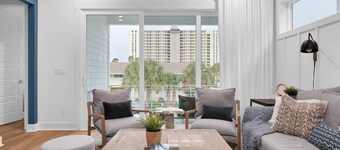 Family Tides - 4BR/3BATH 1 block to the Beach