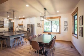 Dining - Luxury Cabin in the Heart of McCall (McCall)