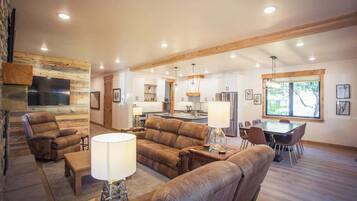 Smart TV, fireplace, books, streaming services
