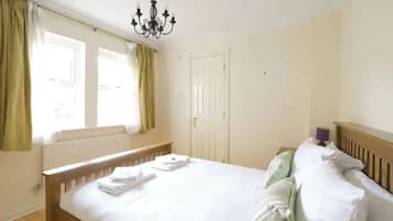 2 chambres, fer et planche Ă repasser, lit parapluie, accĂšs Internet