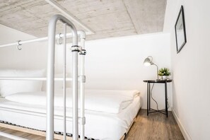 Bügeleisen/Bügelbrett, WLAN, Bettwäsche
