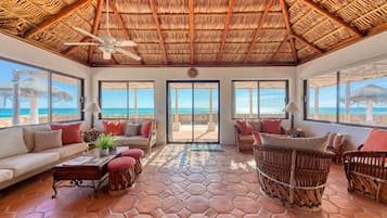 Televisor i taula de tennis de taula