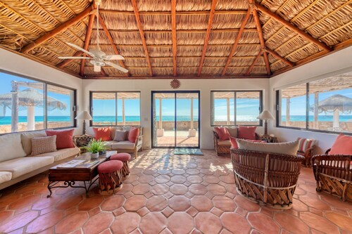 Directly on the Ocean in Cabo Pulmo with A/C!