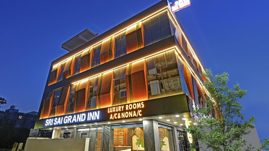 Itsy Hotels Sri Sai Grand Inn