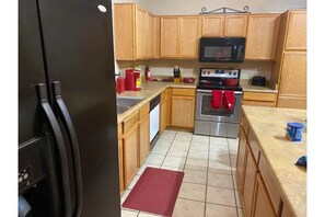 Private kitchen - Genesis Home (El Mirage)