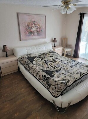 3 bedrooms, WiFi - Cozy  lake house with private heated pool near Disney (Kissimmee)