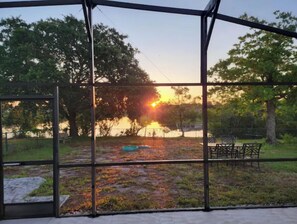 Property grounds - Cozy  lake house with private heated pool near Disney (Kissimmee)