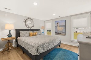 6 bedrooms, iron/ironing board, WiFi, bed sheets