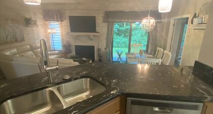 Entire Condo - Swiss Mountain Resort
