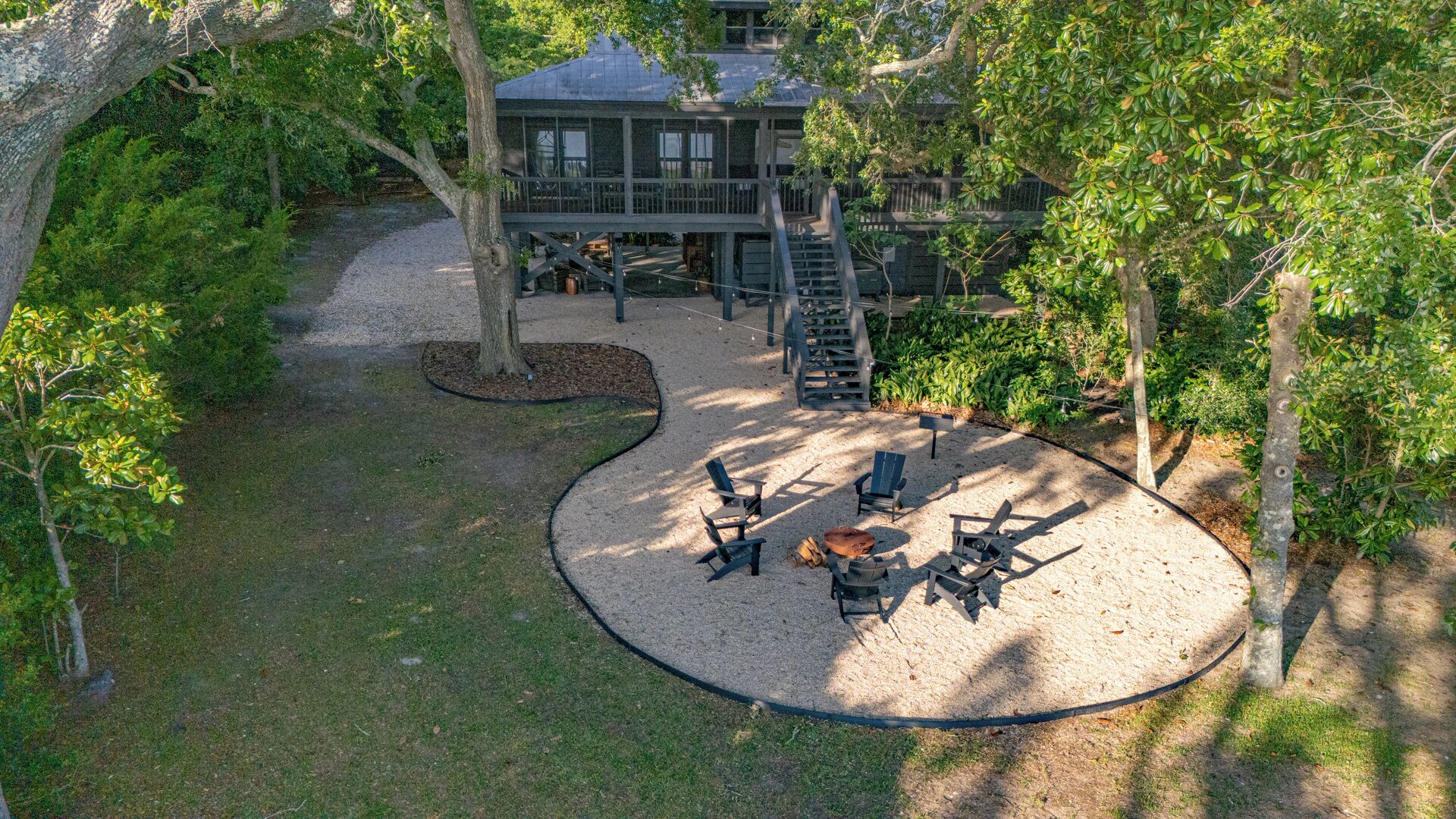 3BR/3BA Bayfront Cottage, Pet Friendly Sleeps up to 8 with fishing dock!