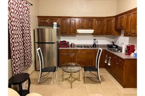 Private kitchen - Executive Gateway (Goodyear)