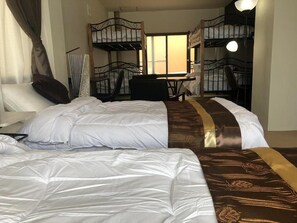 2 bedrooms, desk, laptop workspace, free WiFi