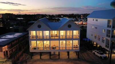 5 BR 4 BA + Private Pool + Pickleball Fun