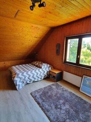 1 slaapkamer, een bureau, reisbedje, gratis wifi