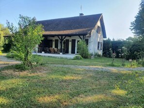 المنشأة من الخارج