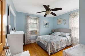 3 sovrum, skrivbord, strykjärn/strykbräda och gratis wi-fi