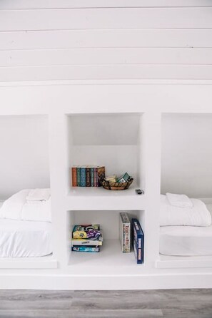 2 bedrooms, free WiFi, bed sheets, wheelchair access