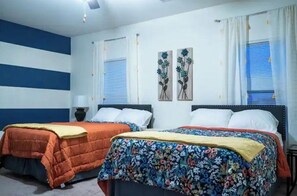 3 chambres, fer et planche à repasser, Wi-Fi, draps fournis