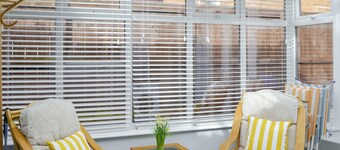 Hollins on the Coast